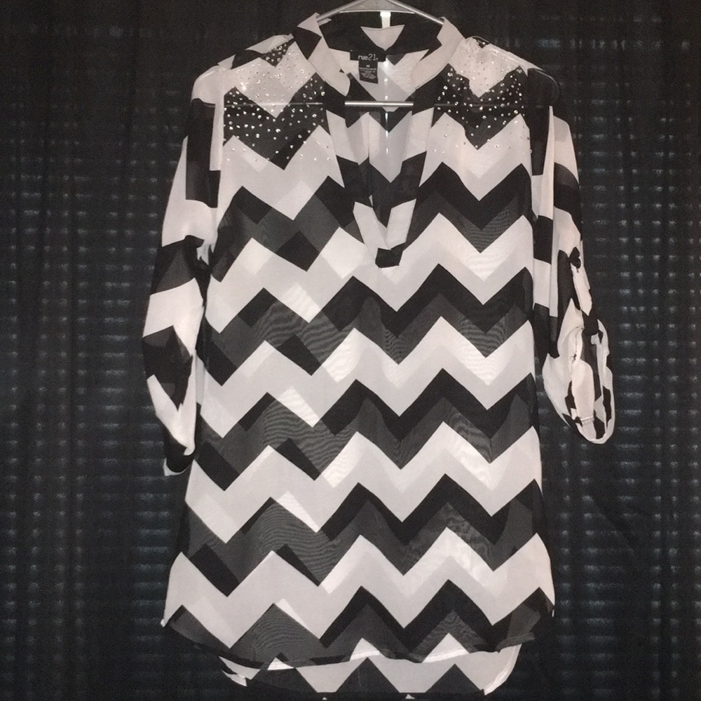 Black/white blouse